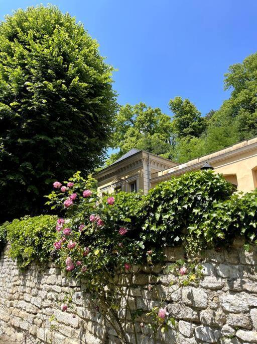 Romantique Jacuzzi, Au Chateau A 30 Min De Paris Limay Exterior photo