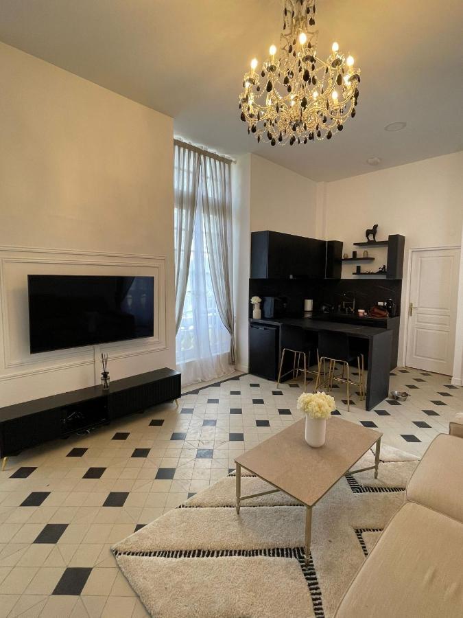 Romantique Jacuzzi, Au Chateau A 30 Min De Paris Limay Exterior photo